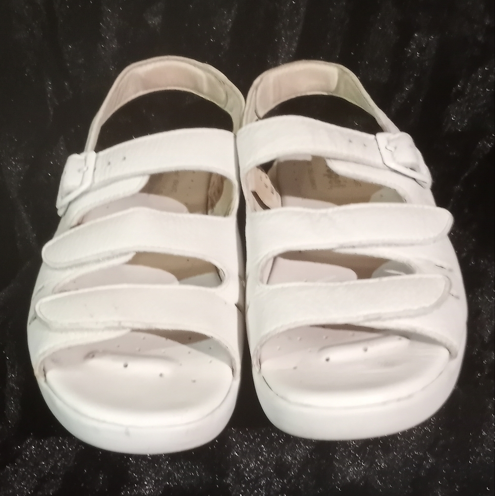 Propet Comfort Sandals White Size 9 Great Condition